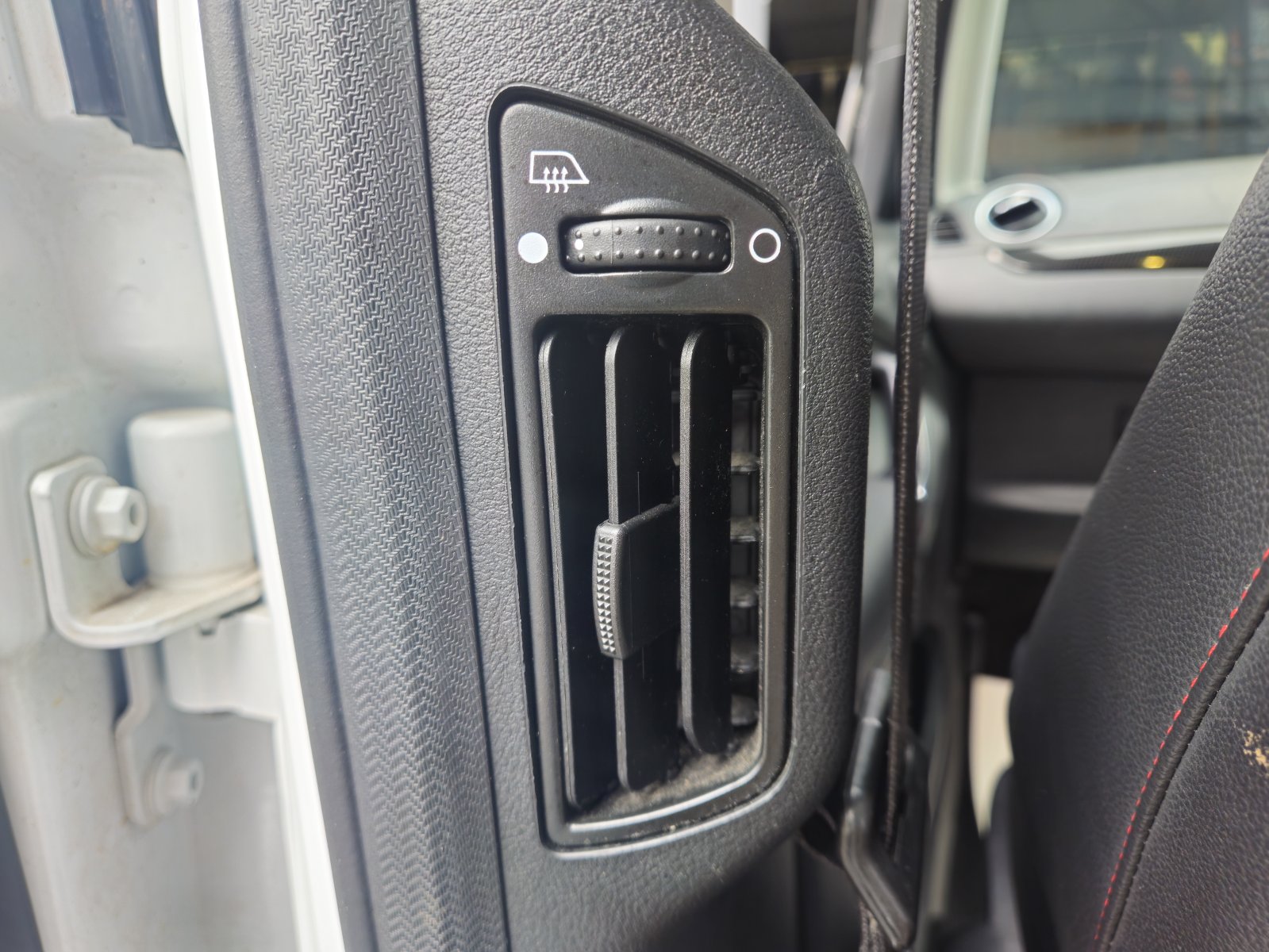 Ford S-MAX - Image 26