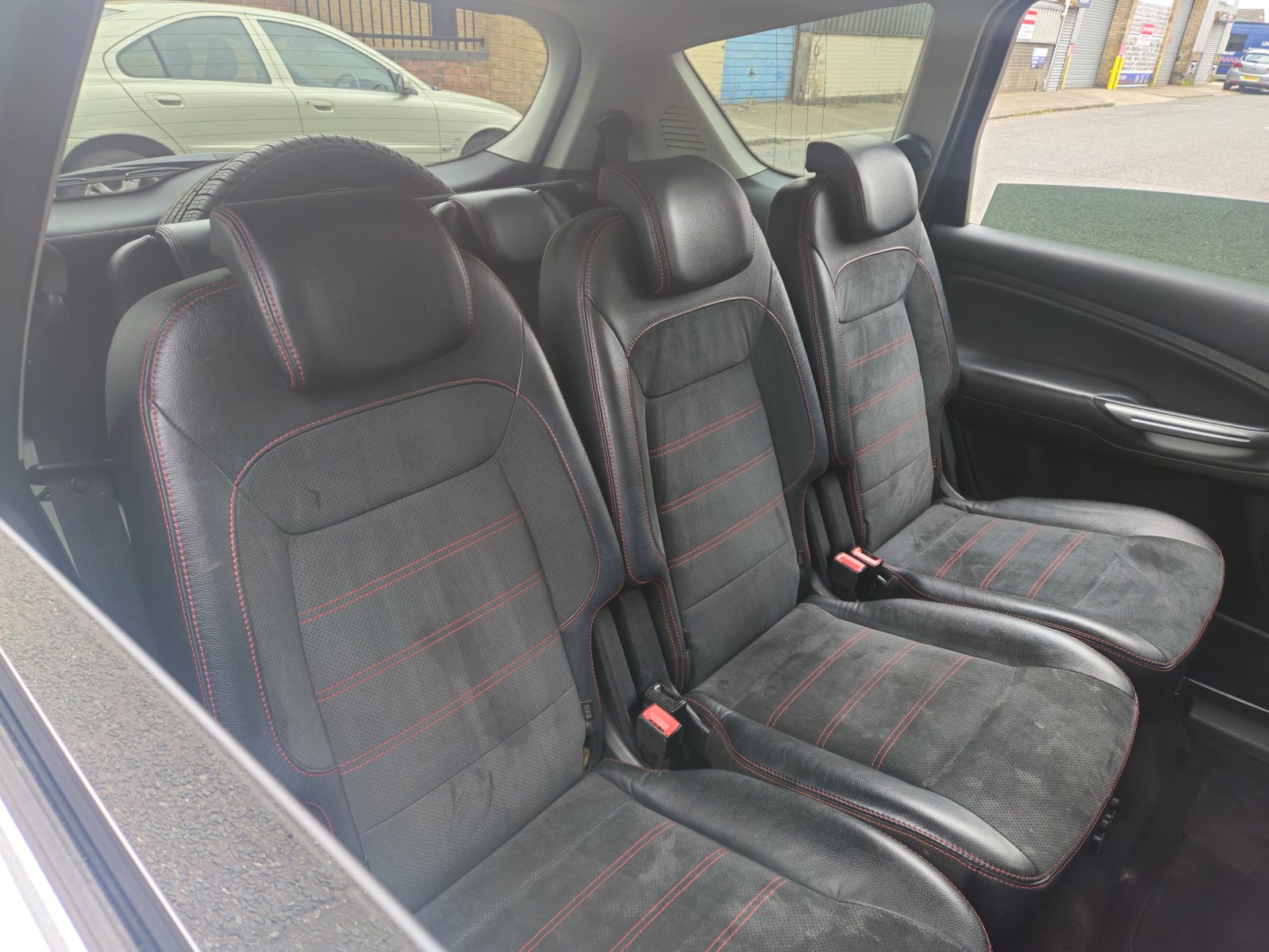 Ford S-MAX - Image 19