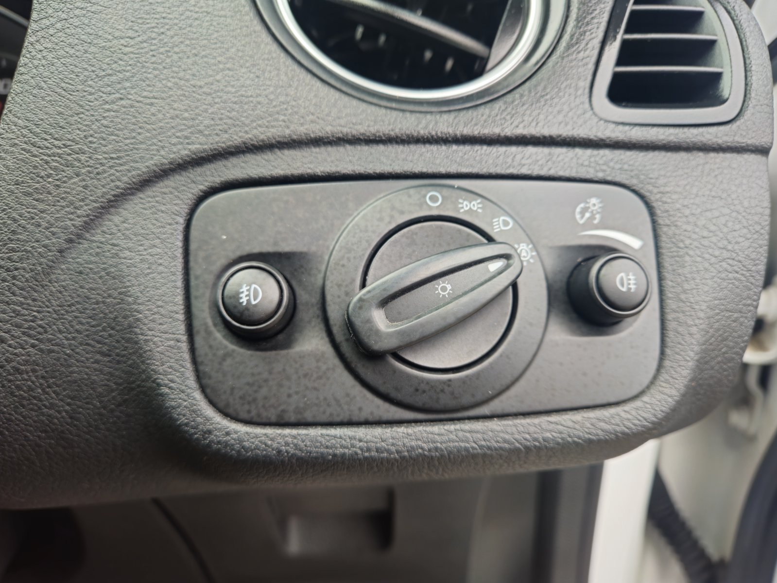 Ford S-MAX - Image 32