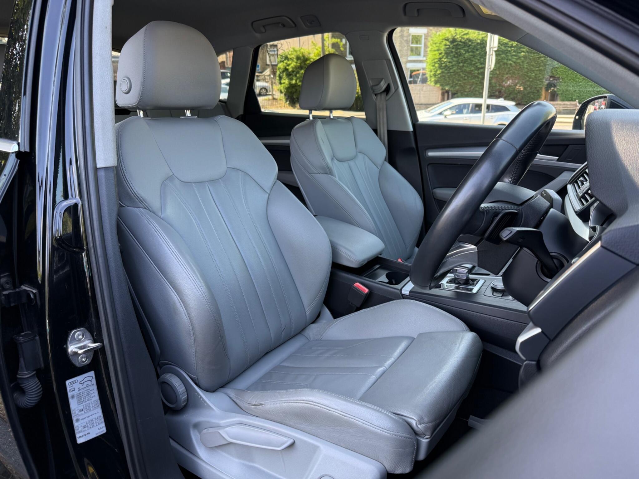 Audi Q5 - Image 13