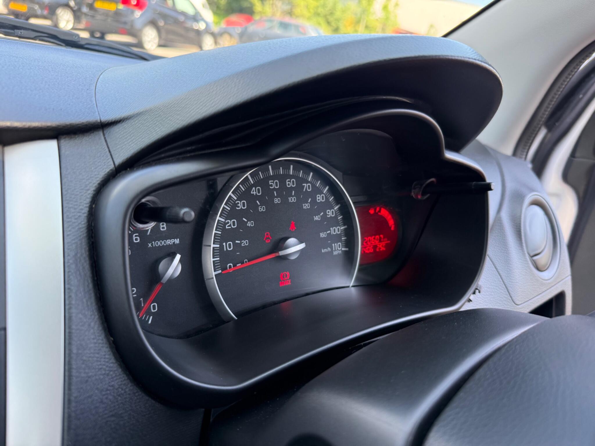 Suzuki Celerio - Image 23