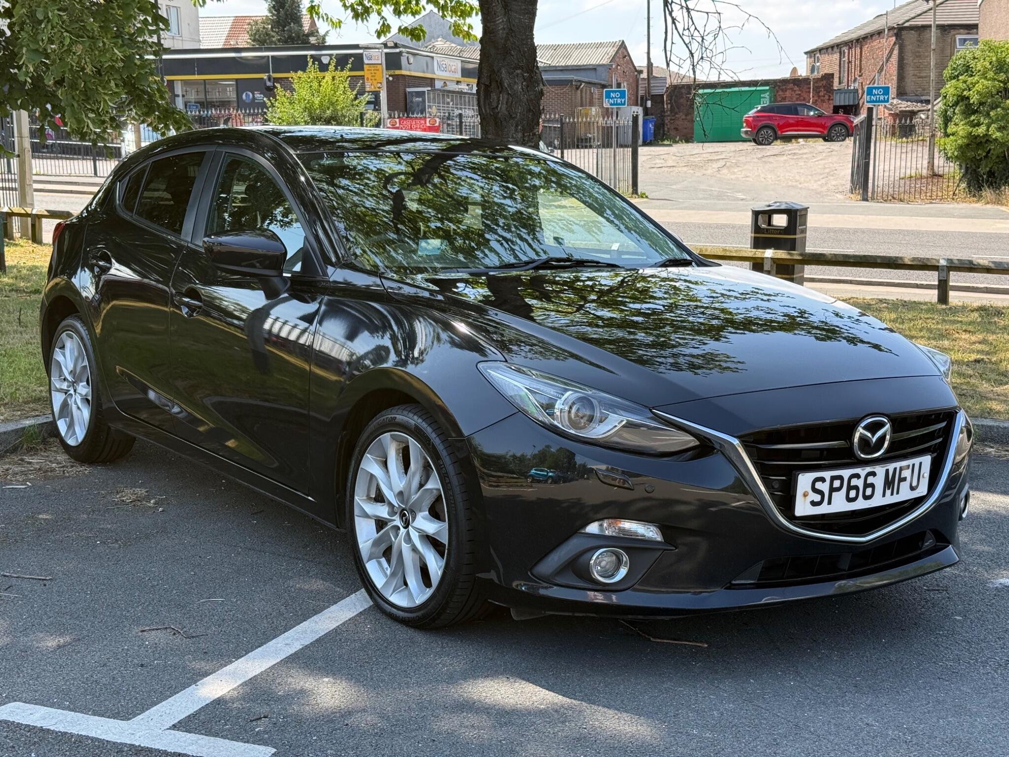 Mazda MAZDA3 - Image 2