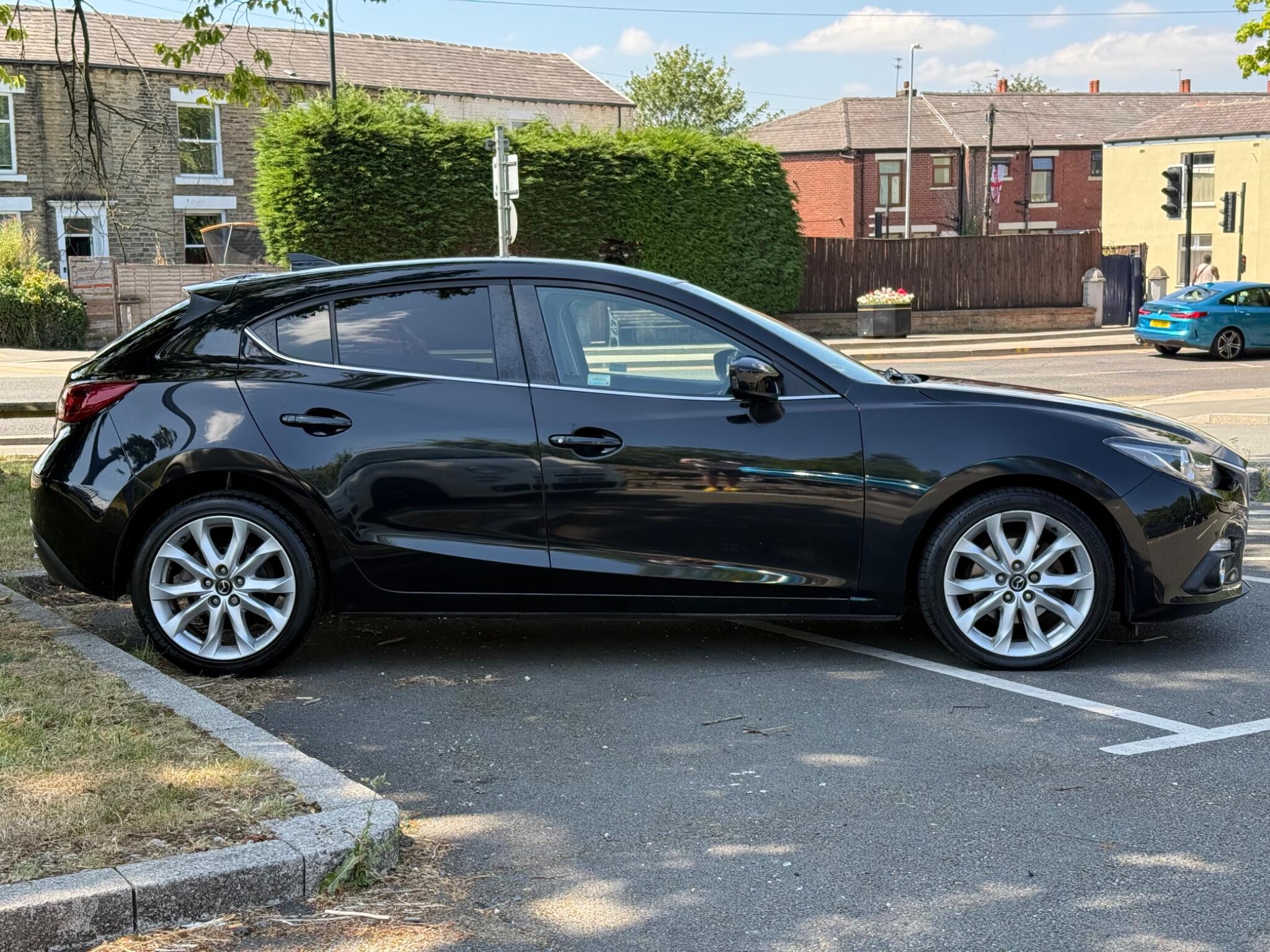 Mazda MAZDA3 - Image 11