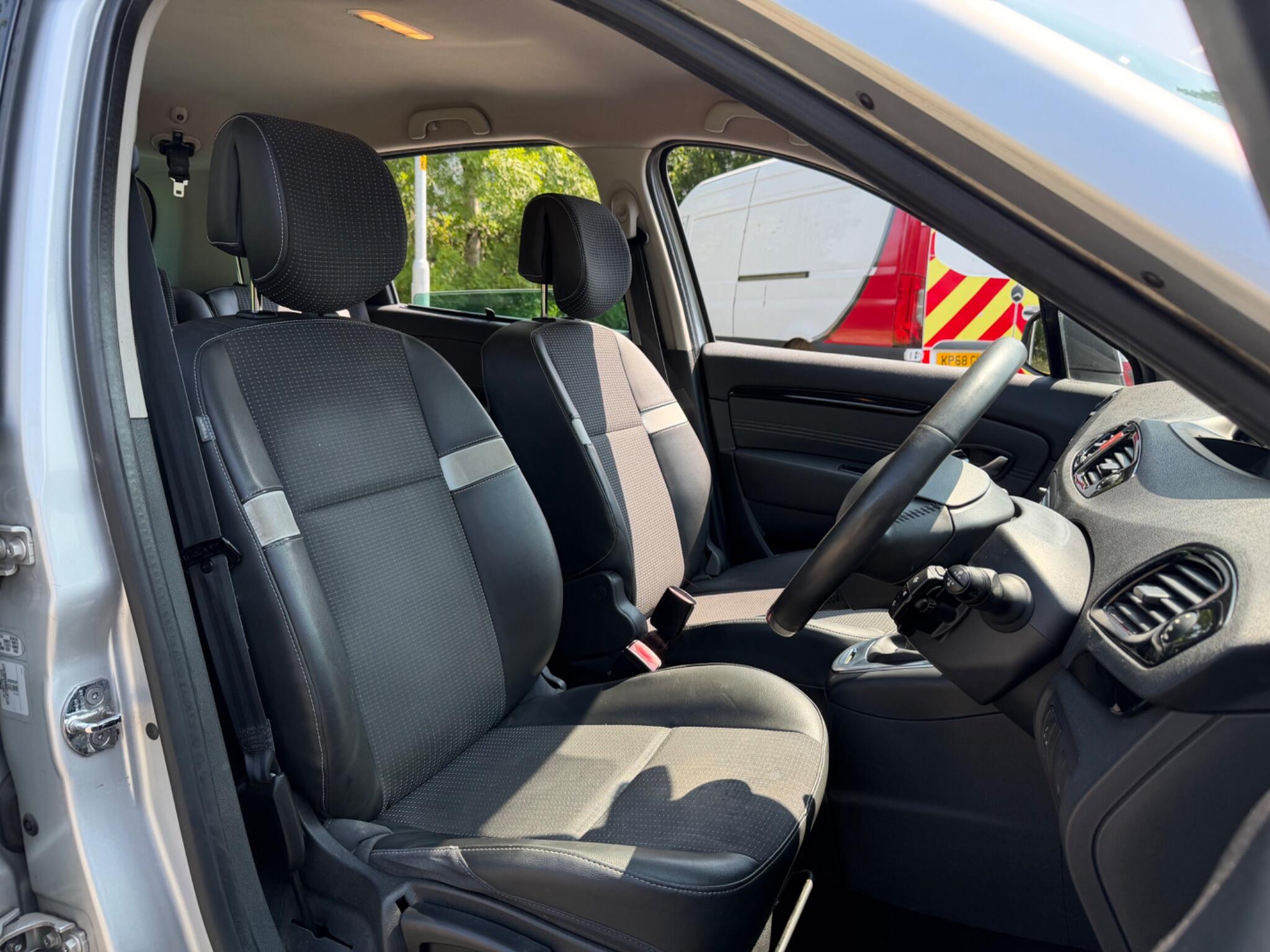 Renault Scenic - Image 8
