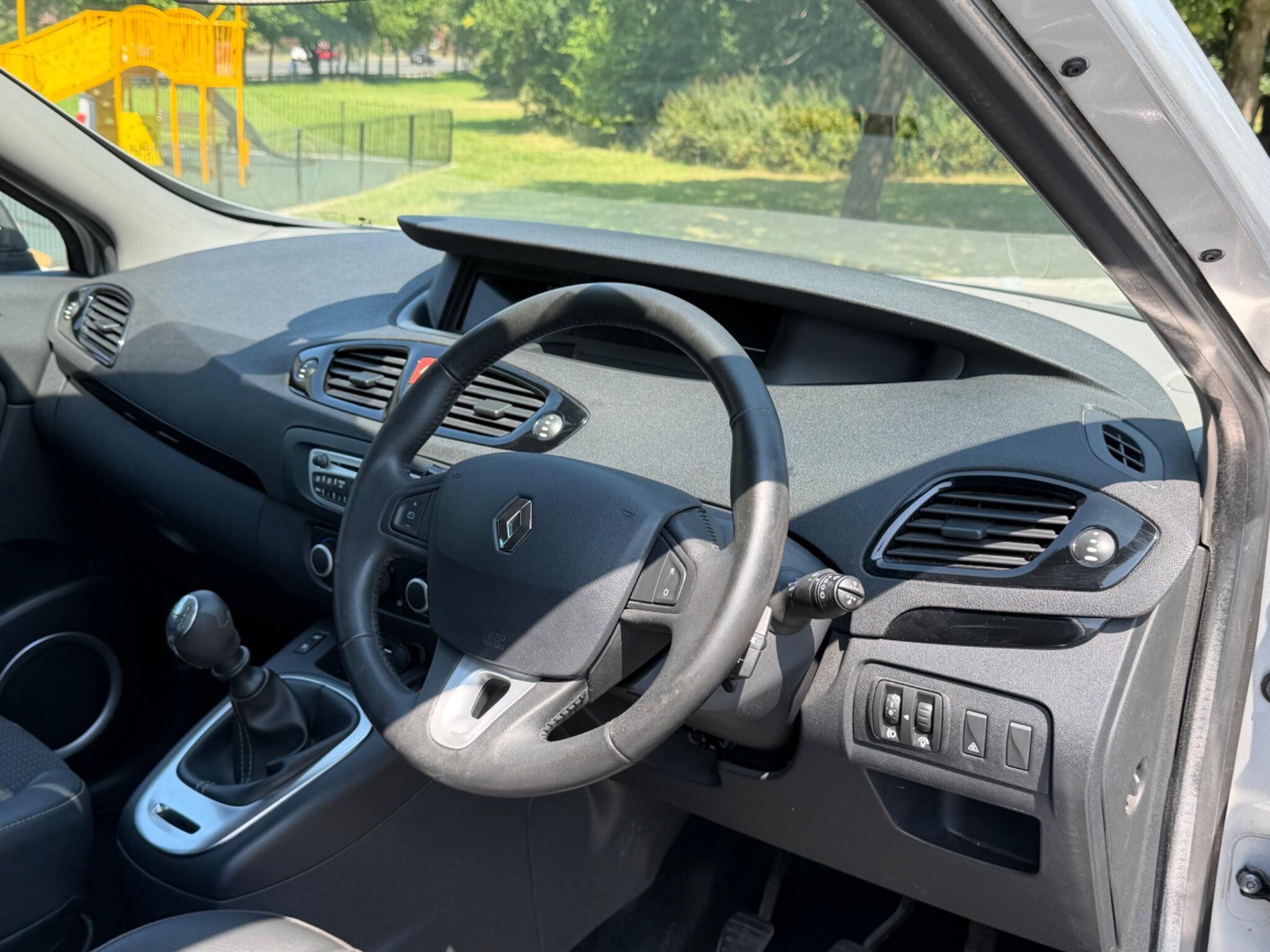 Renault Scenic - Image 7