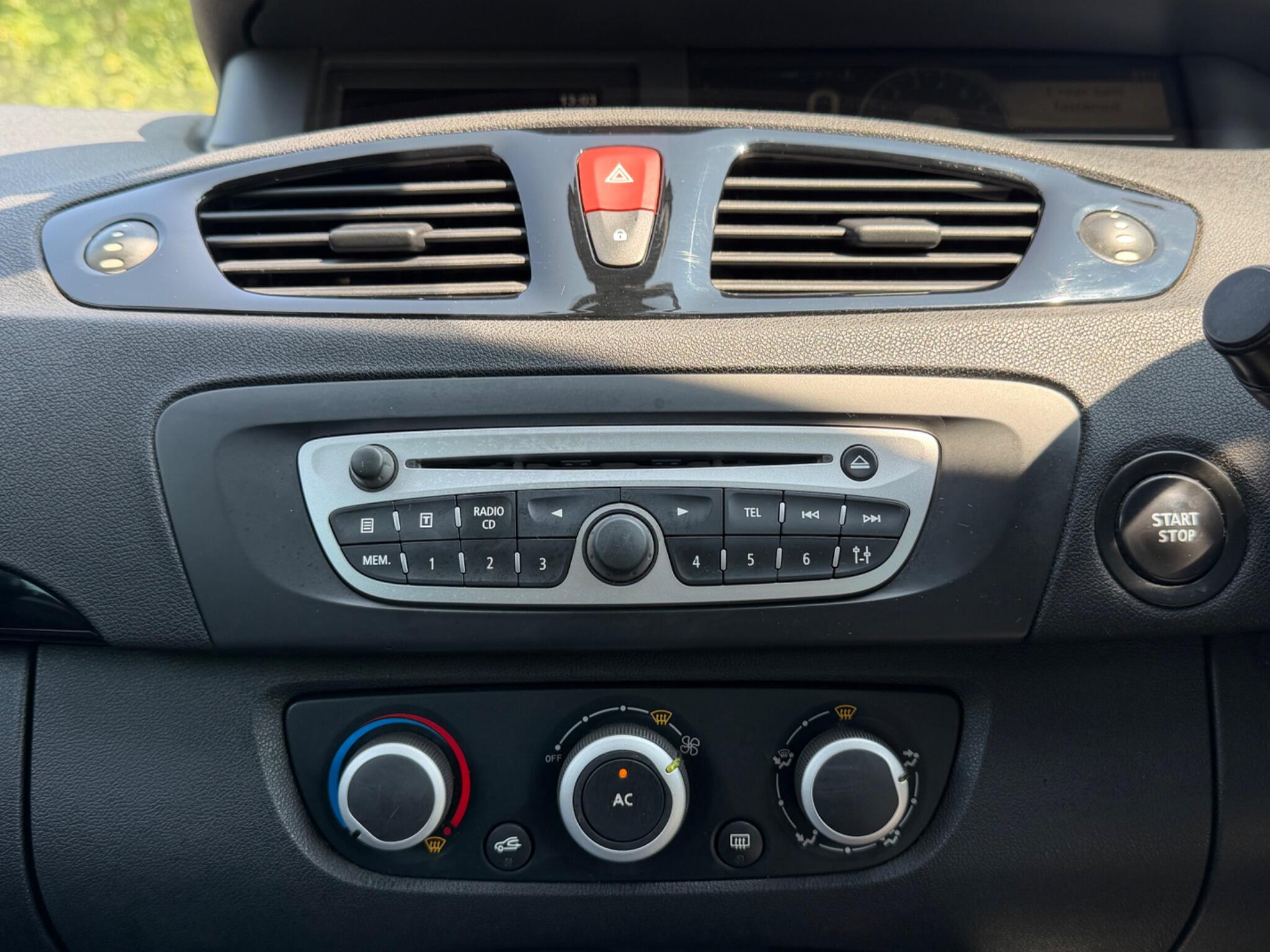 Renault Scenic - Image 13