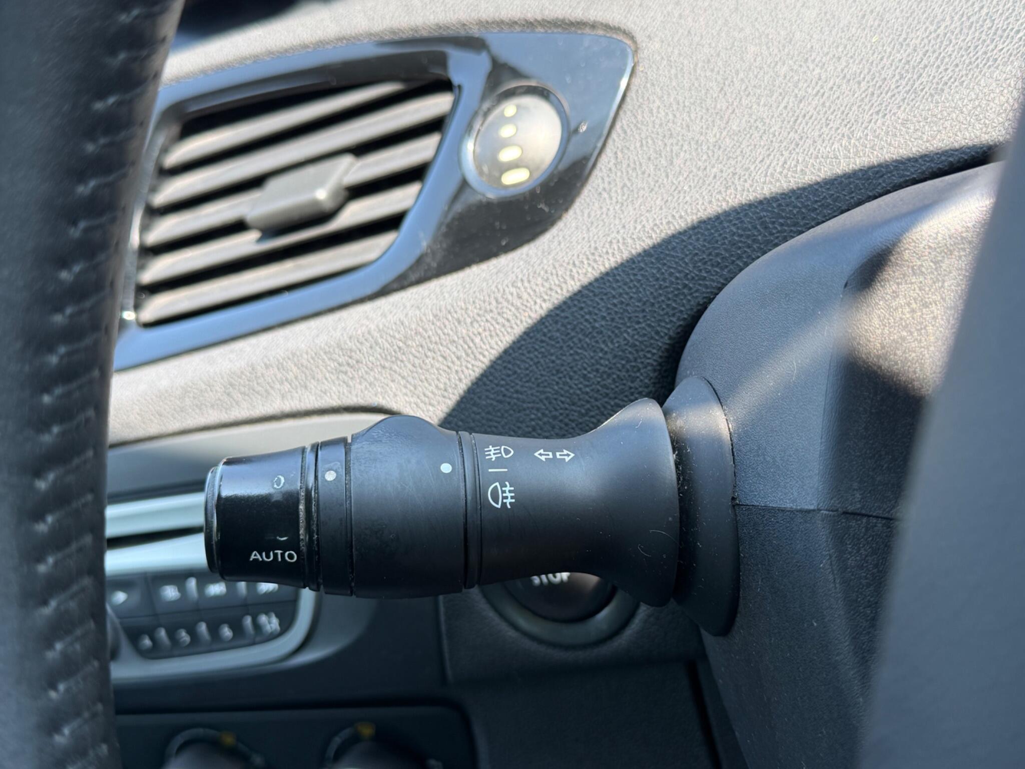 Renault Scenic - Image 19
