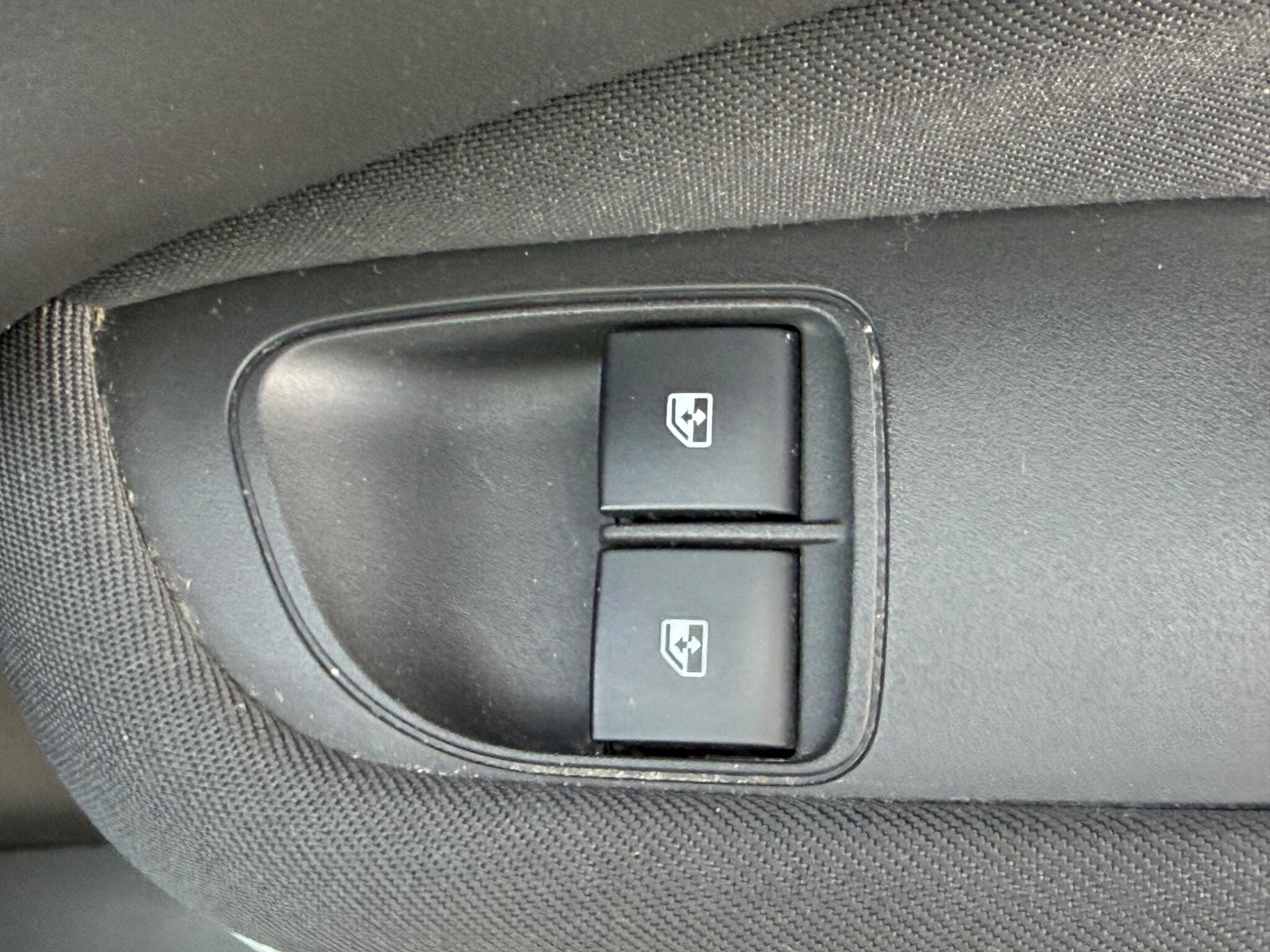Vauxhall ADAM - Image 18