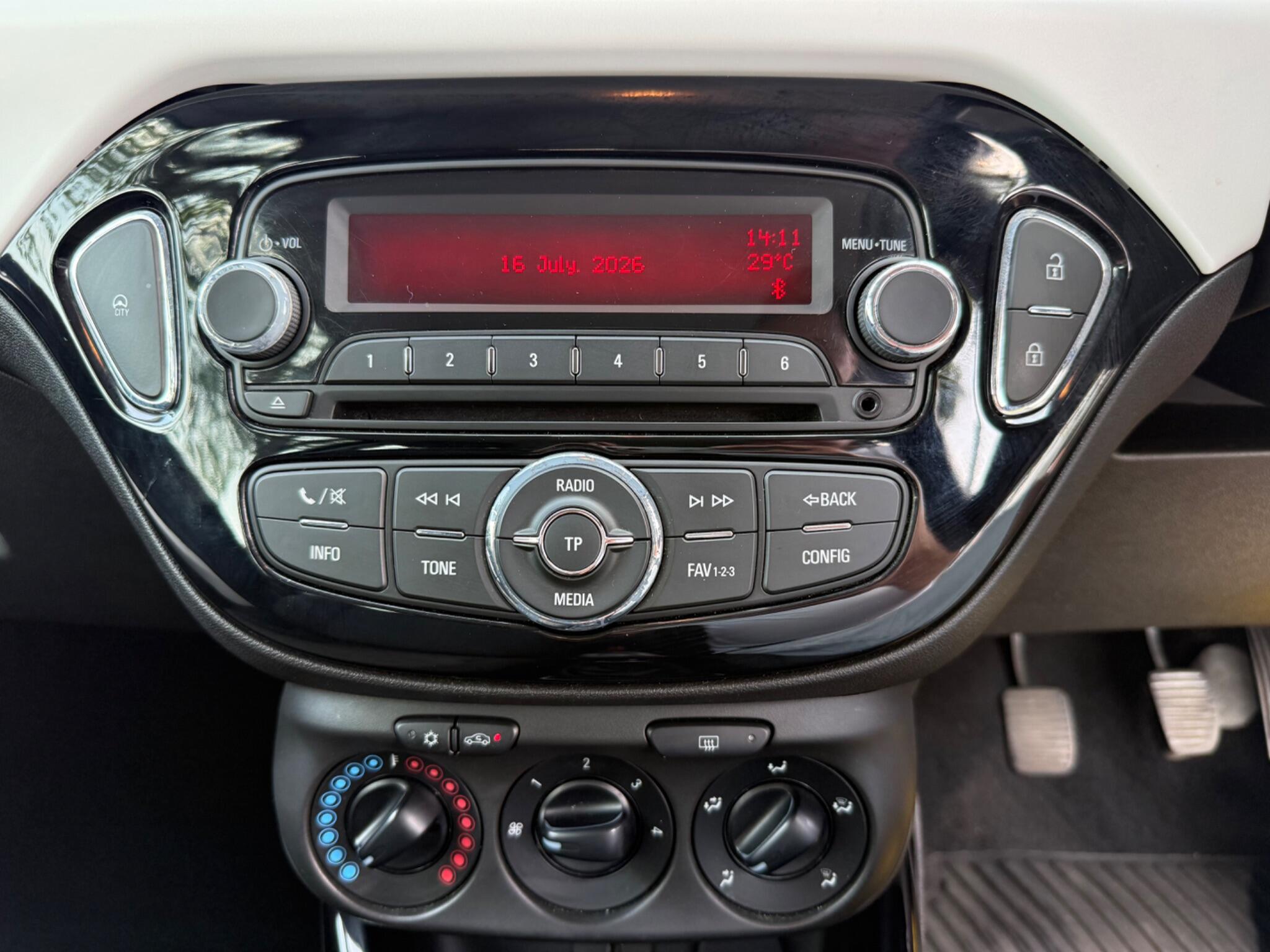 Vauxhall ADAM - Image 27