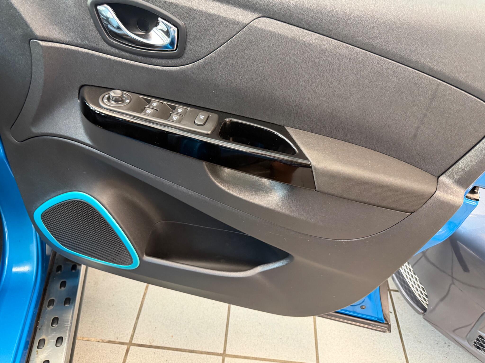 Renault Captur - Image 12