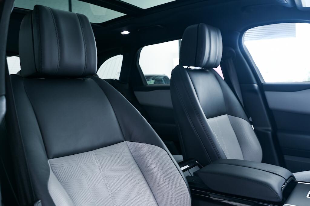 Land Rover Range Rover Velar - Image 11