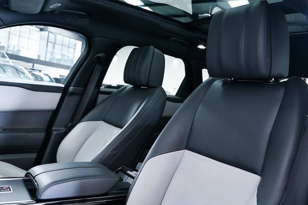 Land Rover Range Rover Velar - Image 13