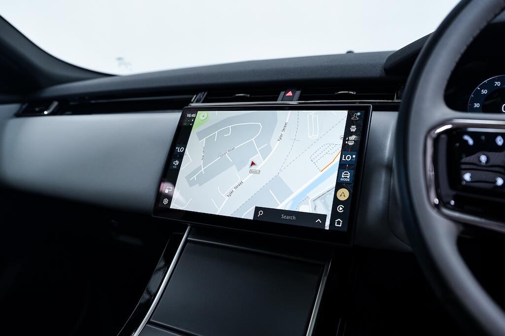 Land Rover Range Rover Velar - Image 18