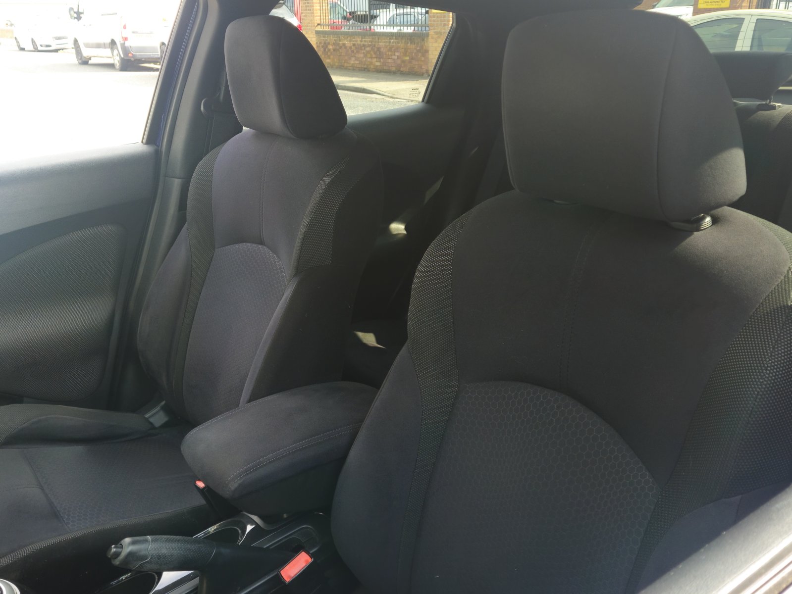 Nissan Juke - Image 18