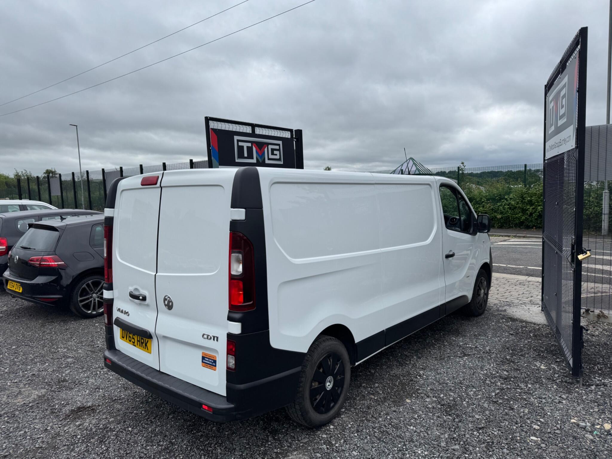 Vauxhall Vivaro - Image 11