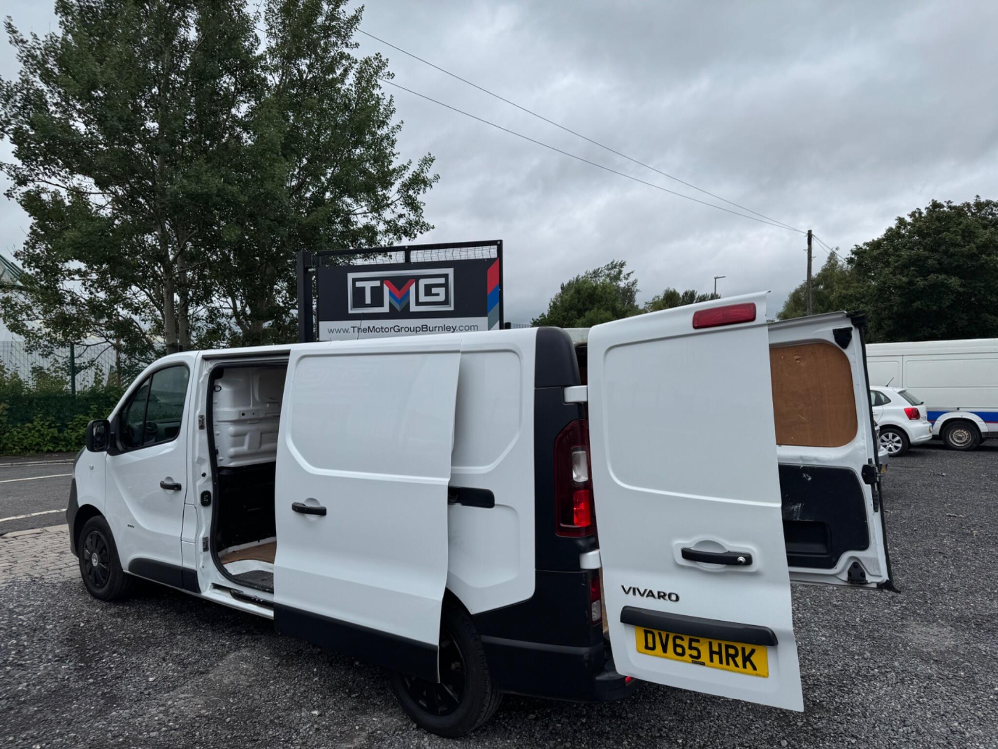 Vauxhall Vivaro - Image 14