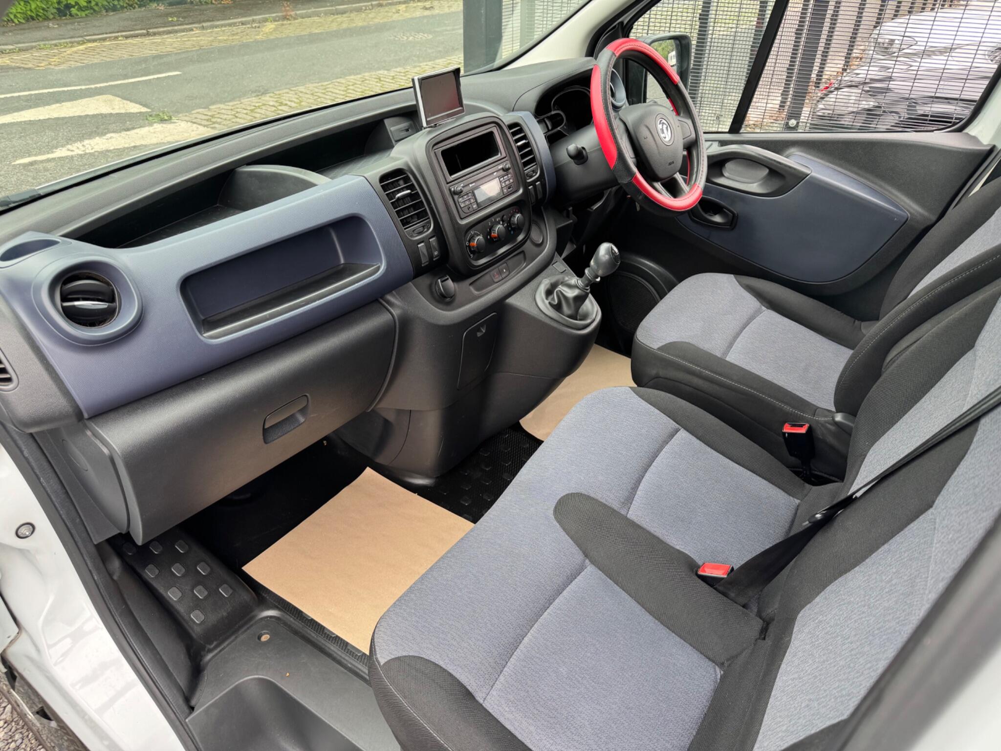 Vauxhall Vivaro - Image 18