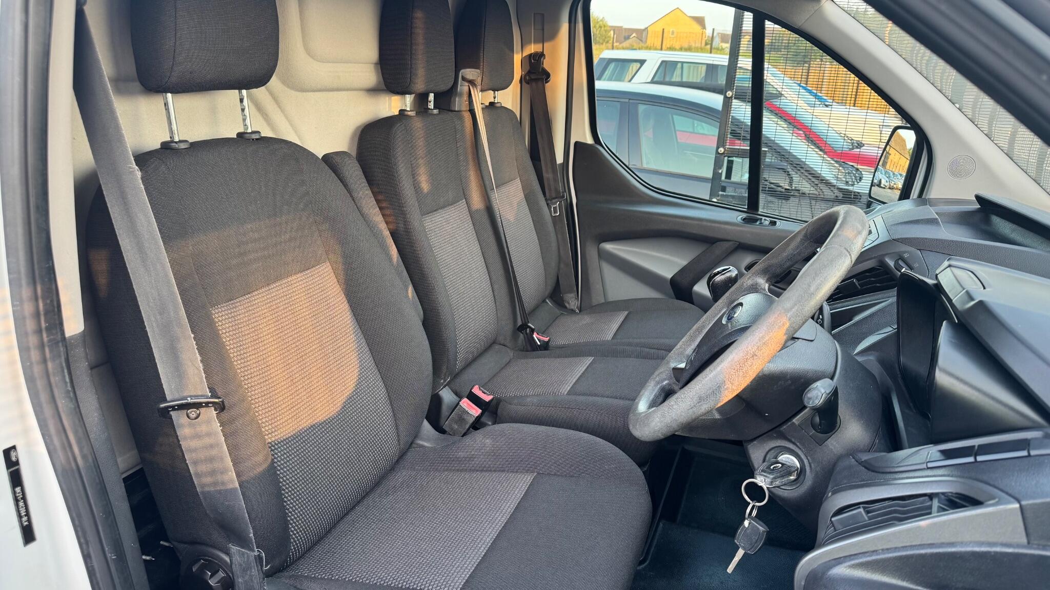 Ford Transit Custom - Image 17