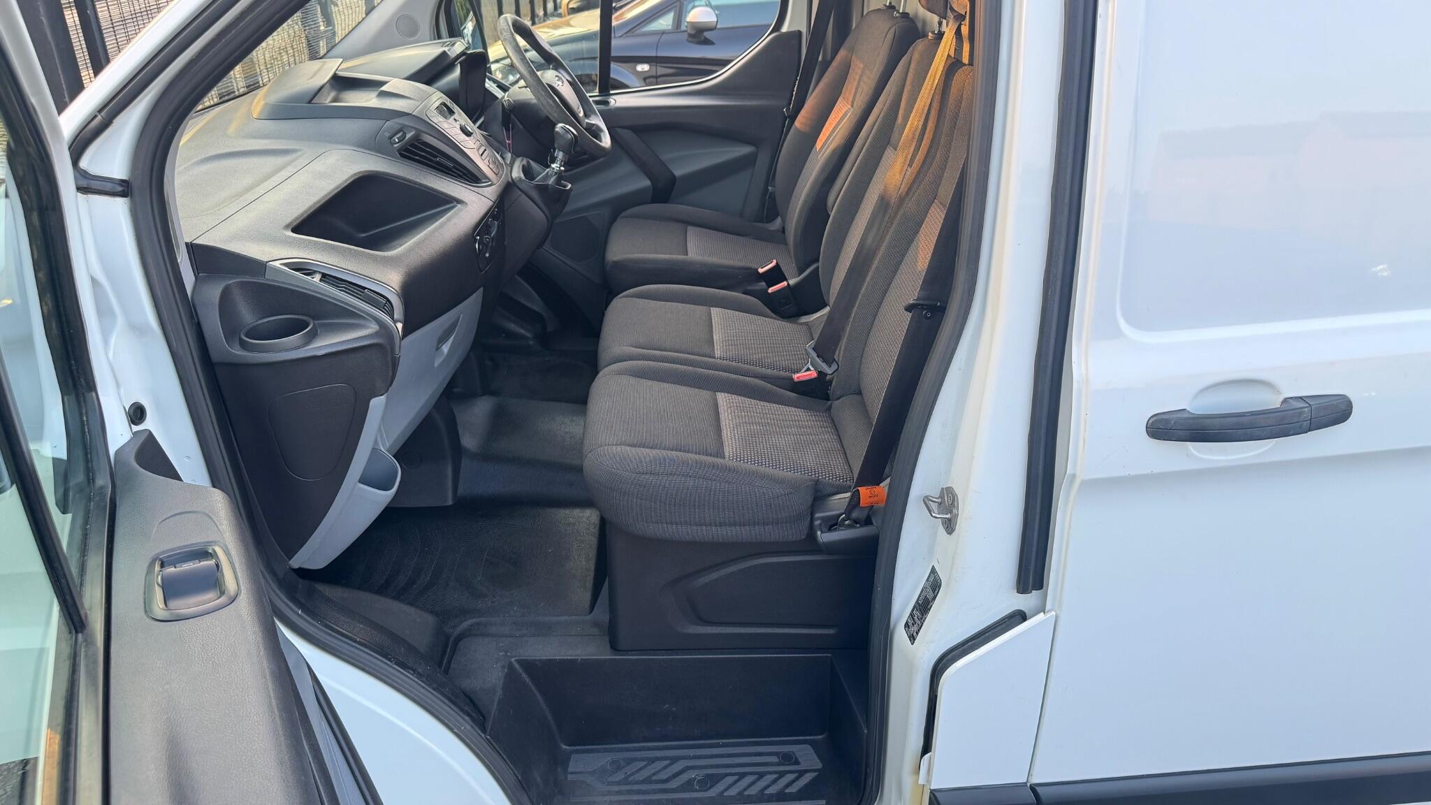 Ford Transit Custom - Image 21