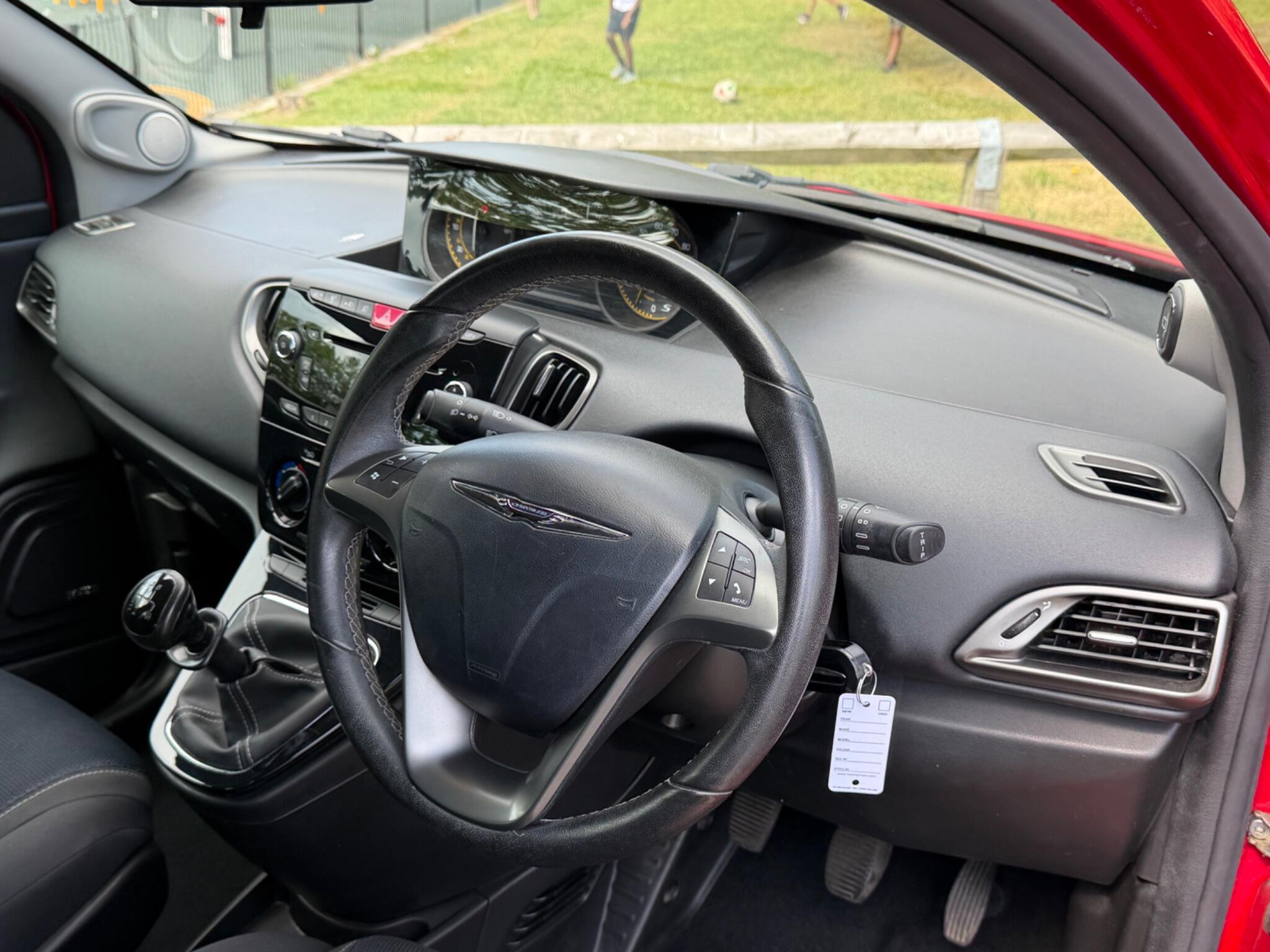 Chrysler Ypsilon - Image 5