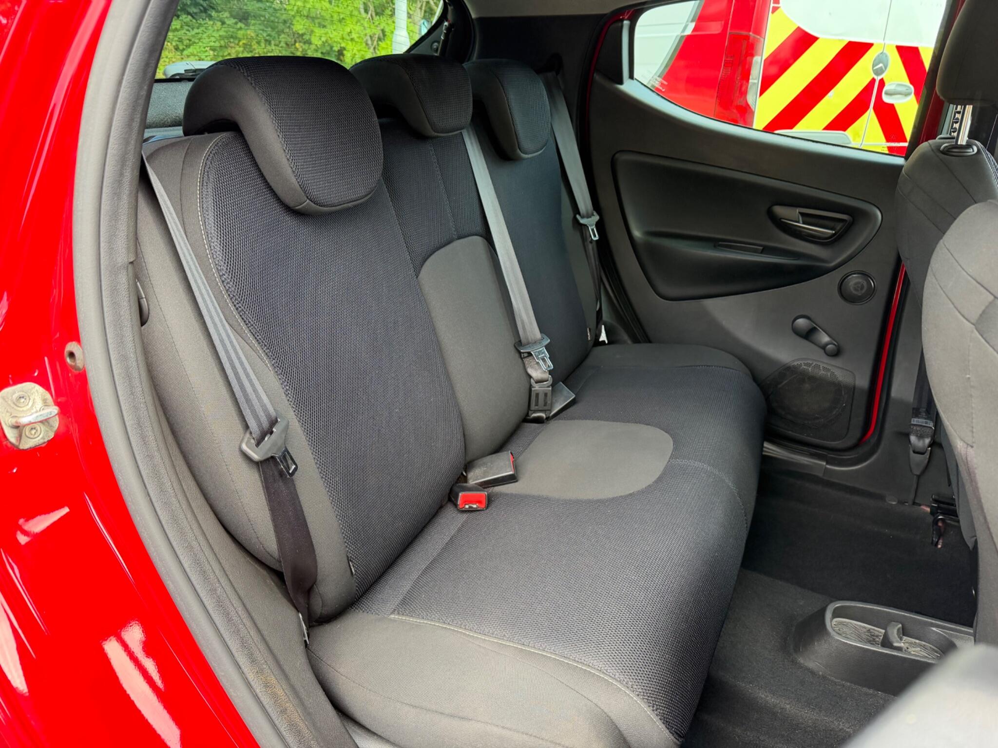 Chrysler Ypsilon - Image 9