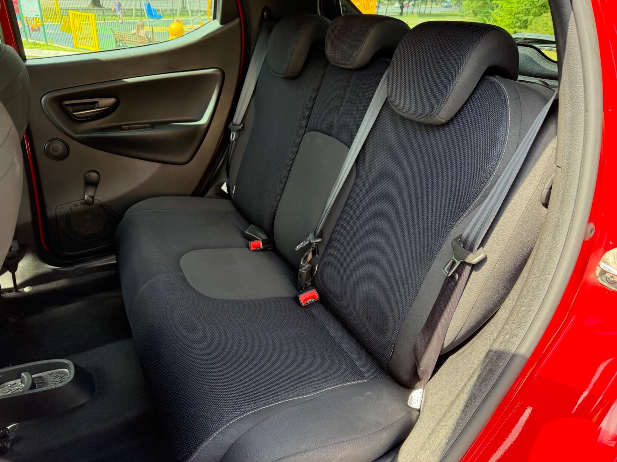 Chrysler Ypsilon - Image 10