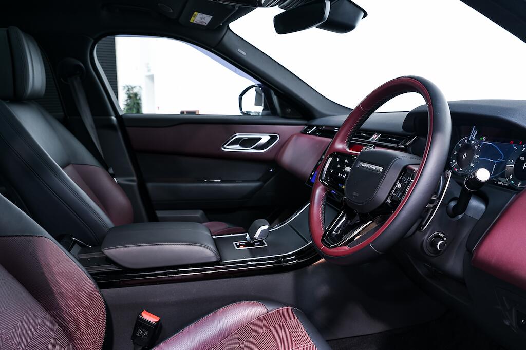 Land Rover Range Rover Velar - Image 11