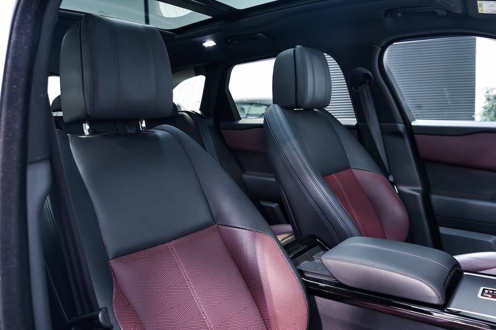 Land Rover Range Rover Velar - Image 12