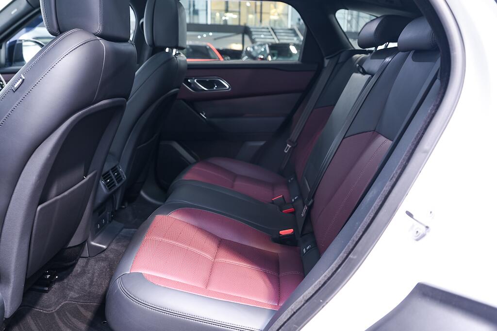 Land Rover Range Rover Velar - Image 15