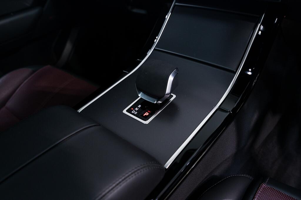 Land Rover Range Rover Velar - Image 17