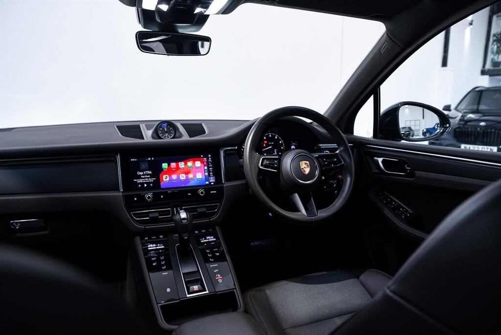 Porsche Macan - Image 13