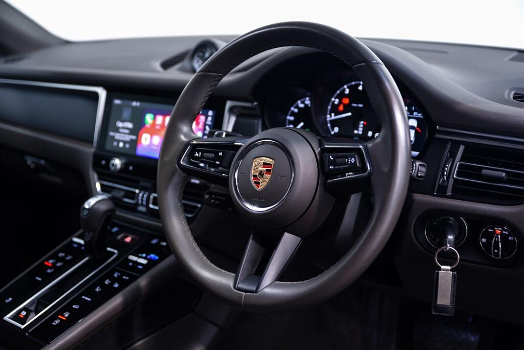 Porsche Macan - Image 14