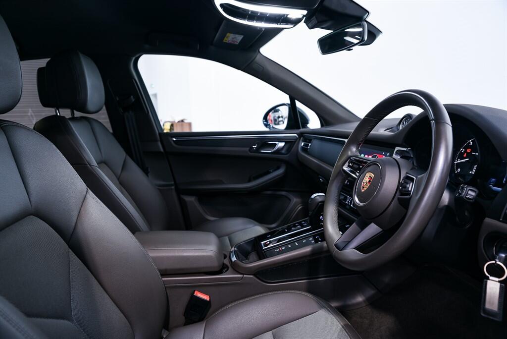 Porsche Macan - Image 15