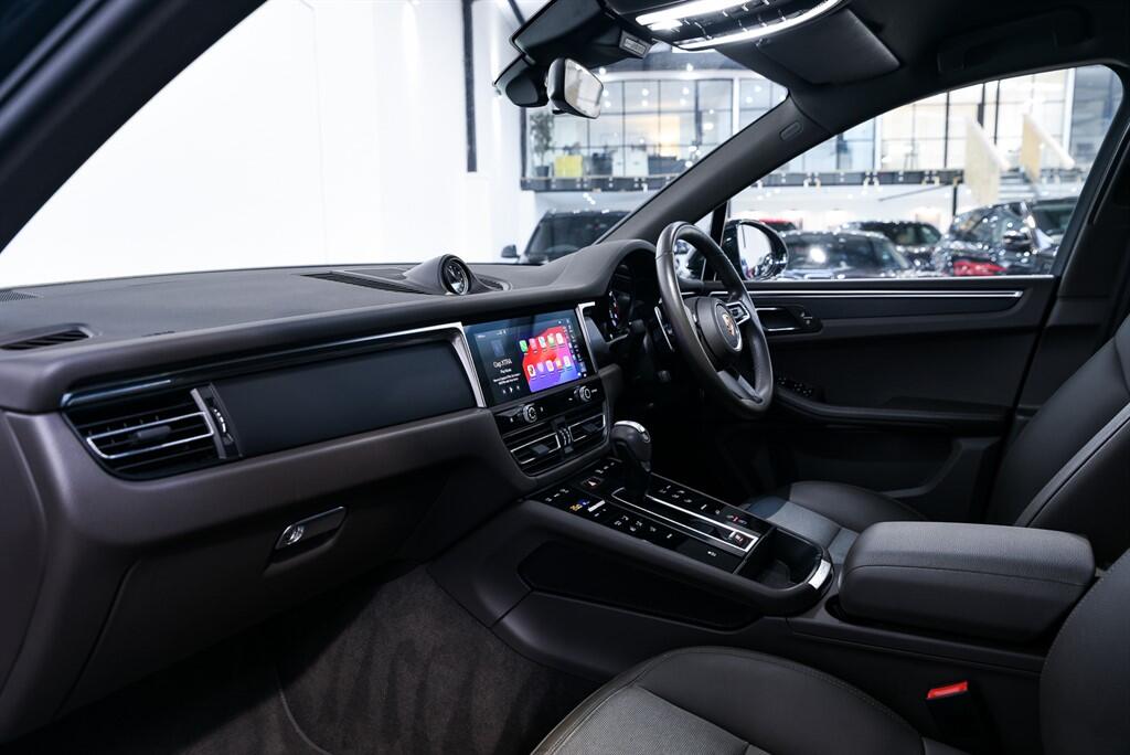 Porsche Macan - Image 17