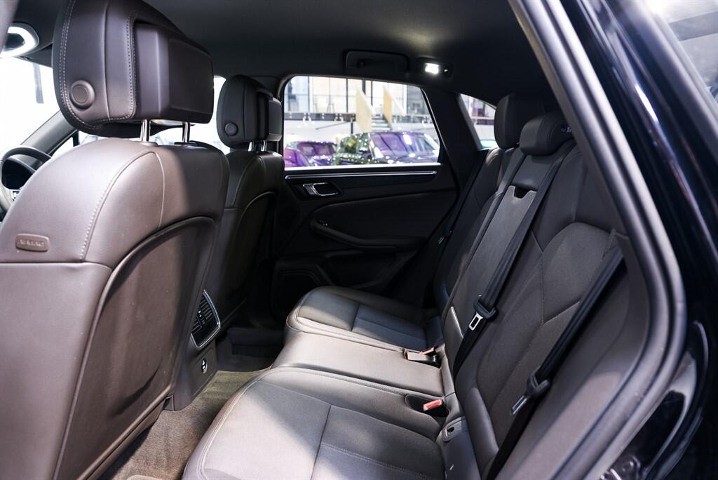 Porsche Macan - Image 19