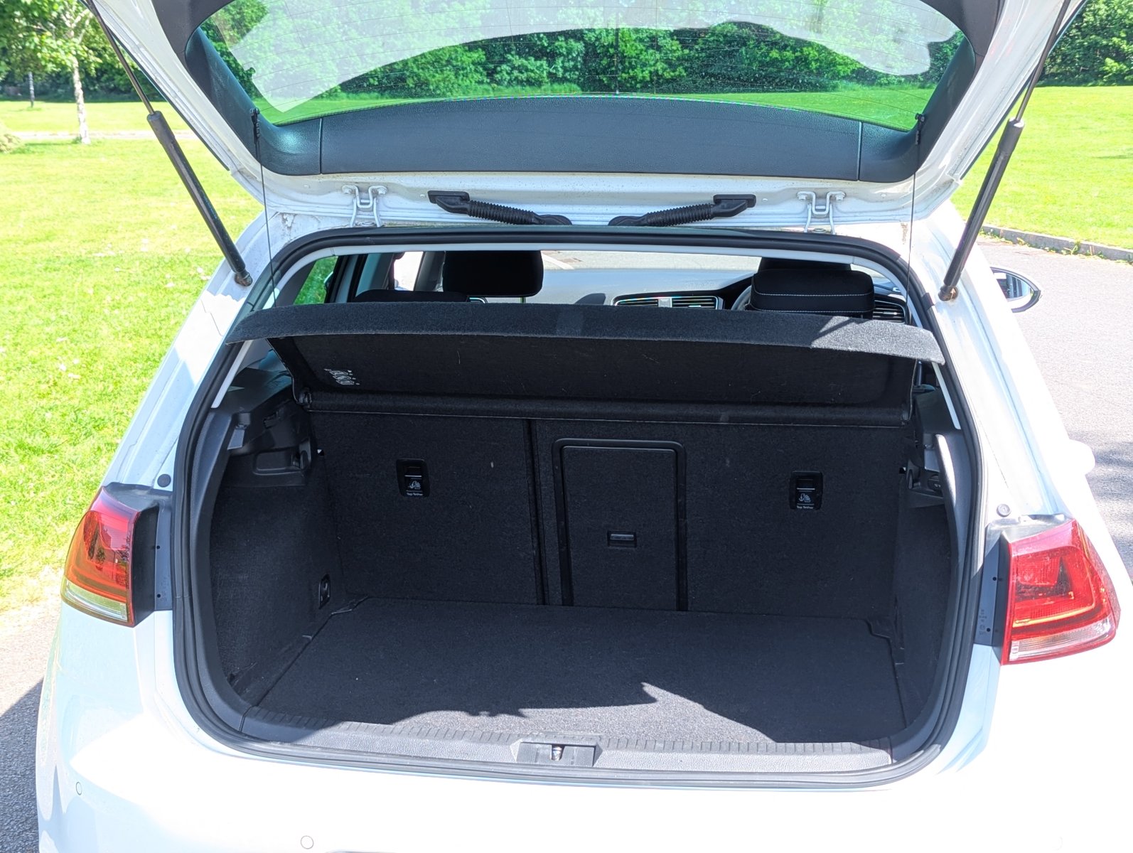 Volkswagen Golf - Image 11