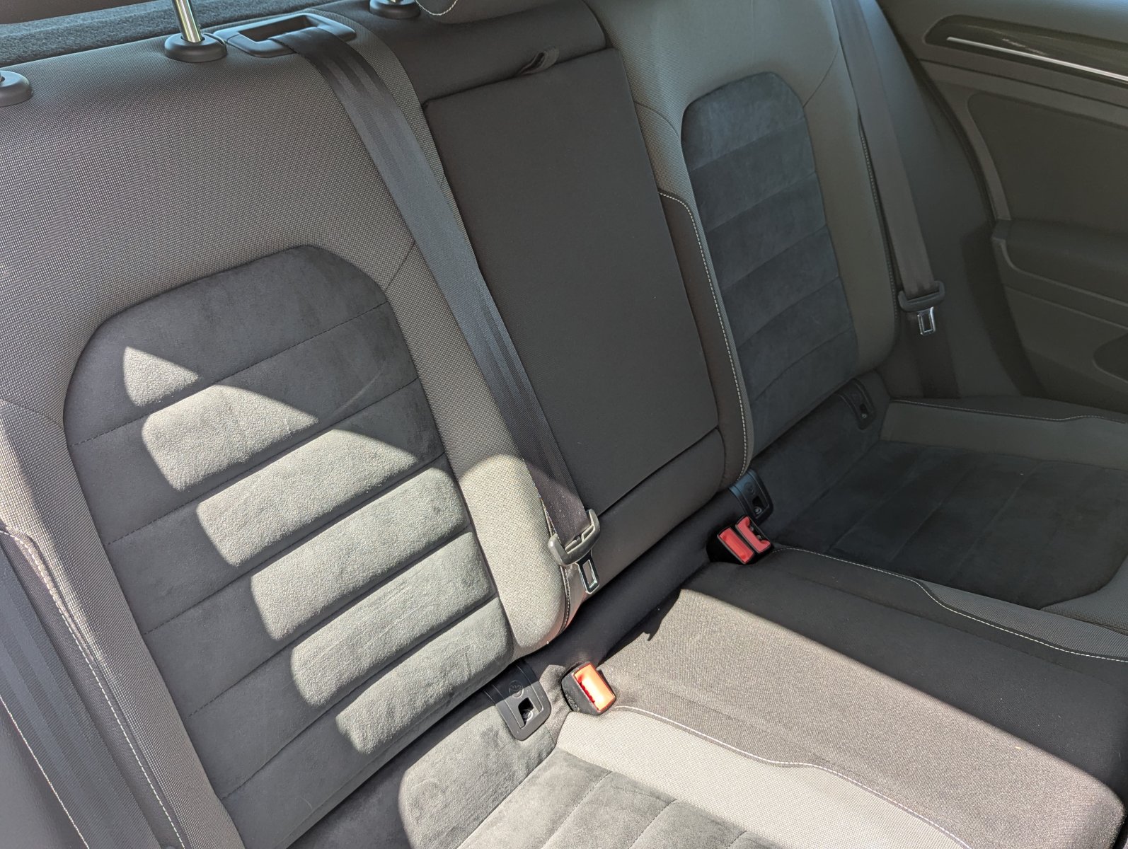 Volkswagen Golf - Image 12