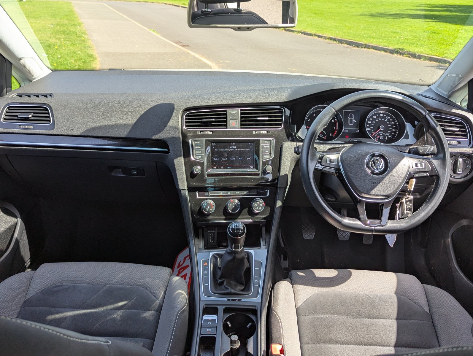 Volkswagen Golf - Image 16