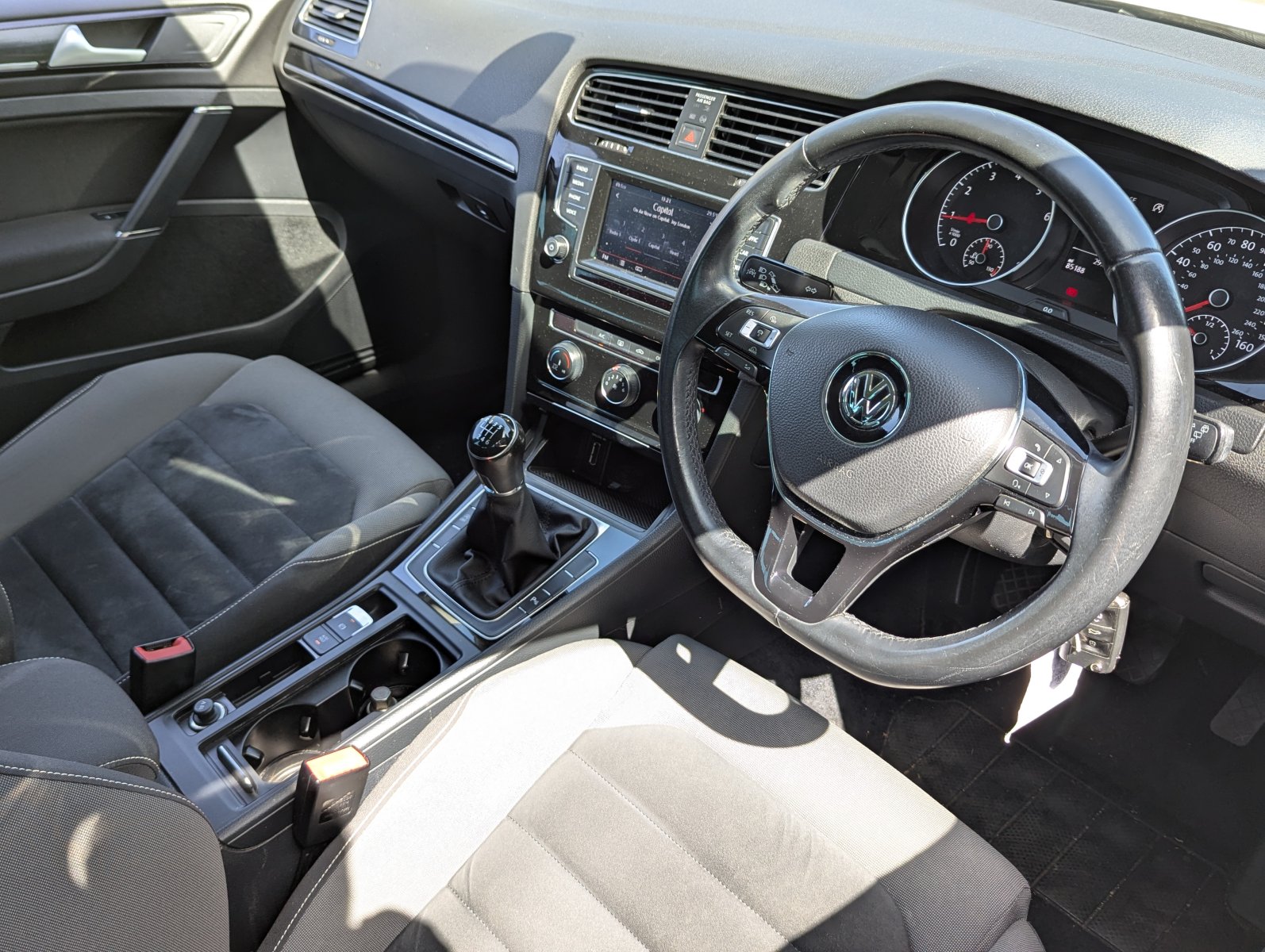 Volkswagen Golf - Image 15