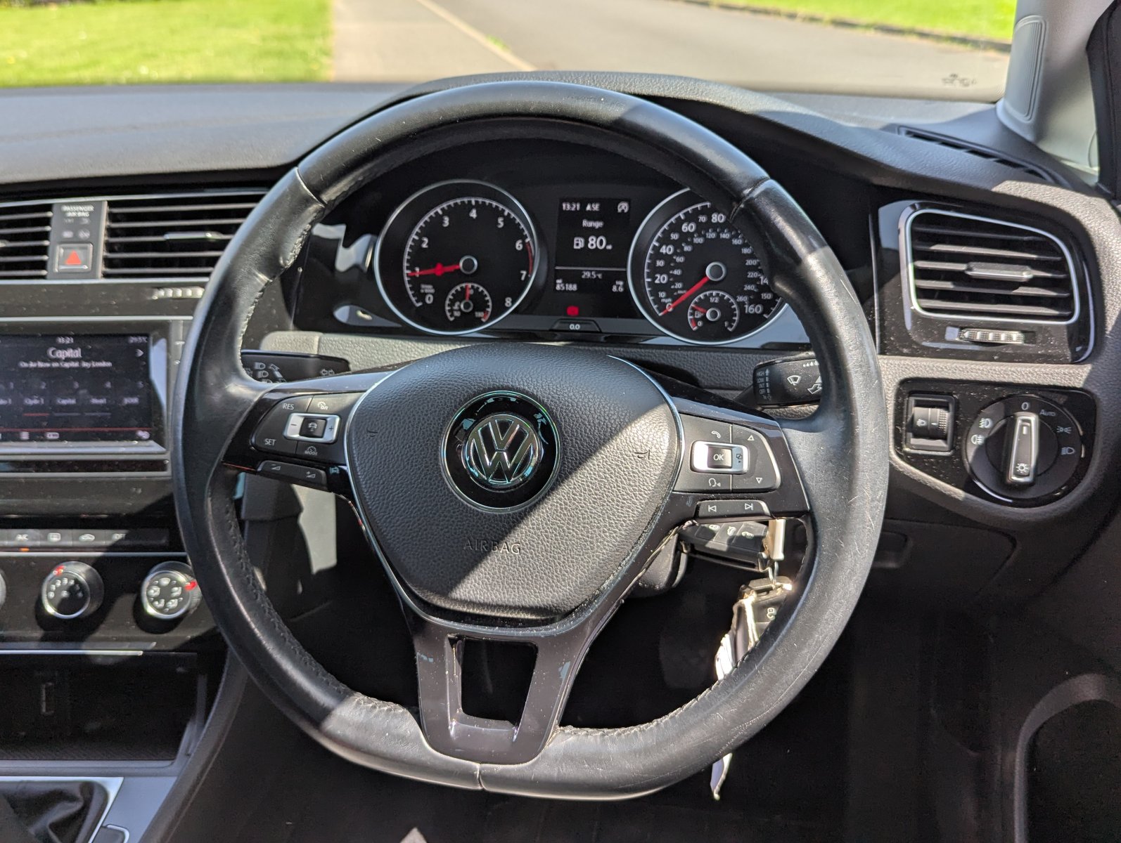 Volkswagen Golf - Image 17