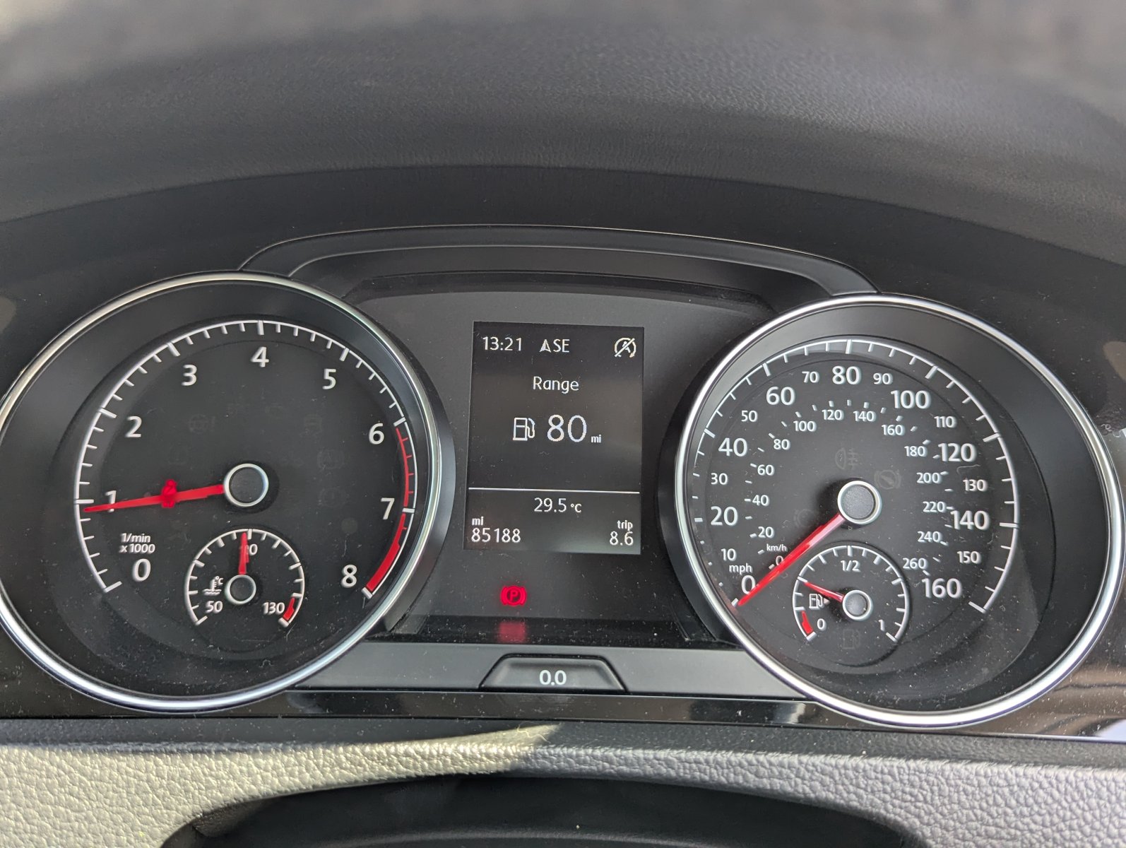 Volkswagen Golf - Image 18