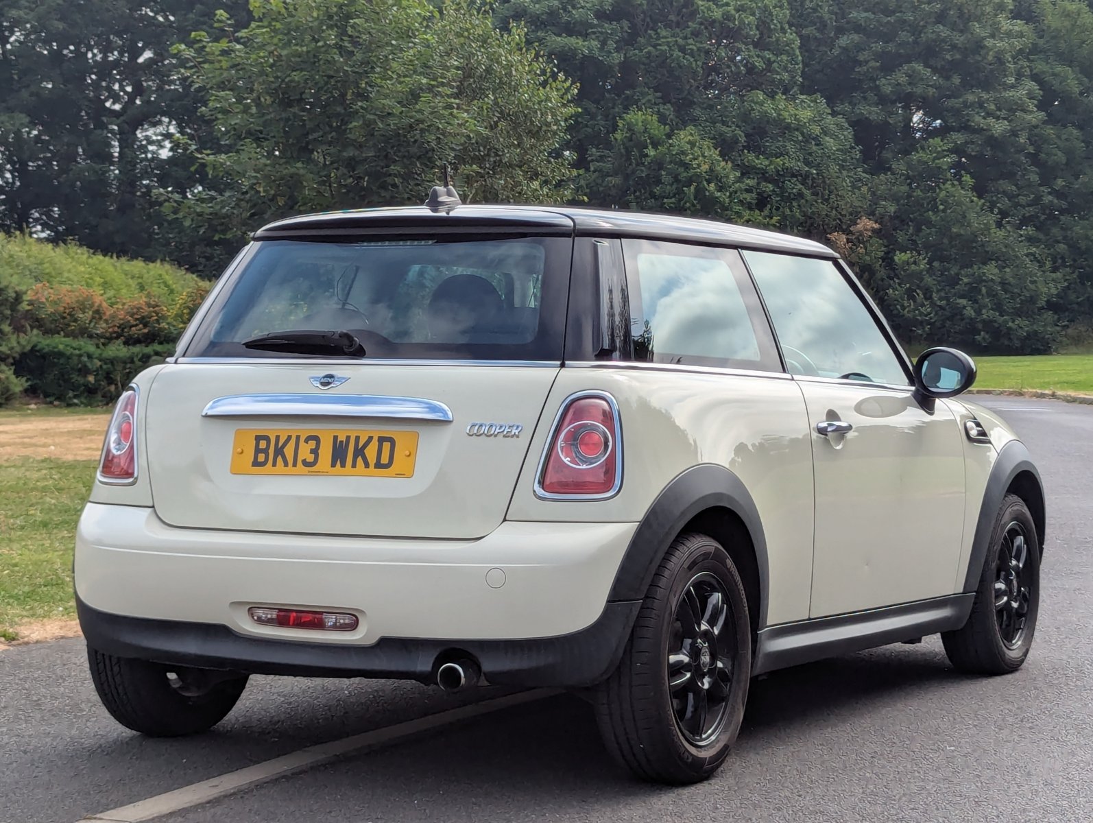 MINI Hatch - Image 2