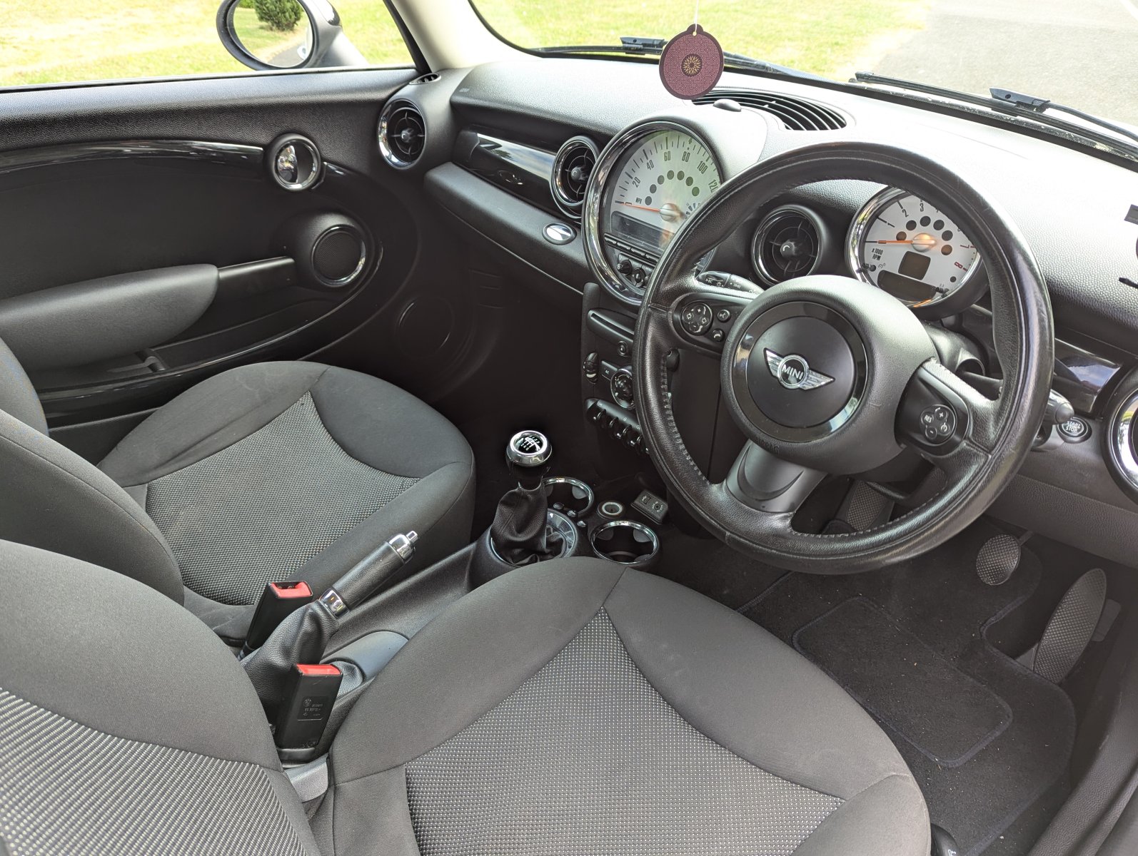 MINI Hatch - Image 13