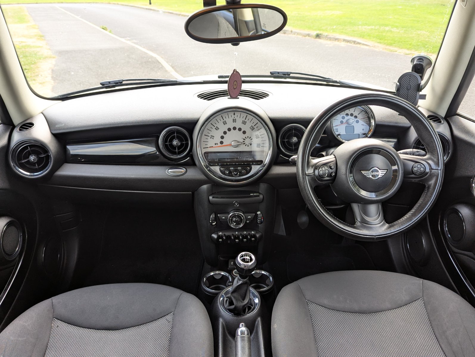 MINI Hatch - Image 14