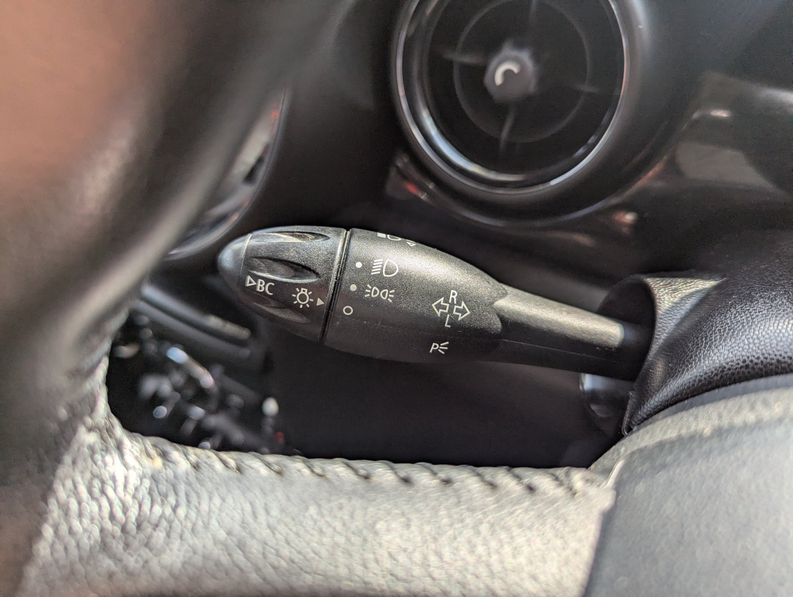 MINI Hatch - Image 19