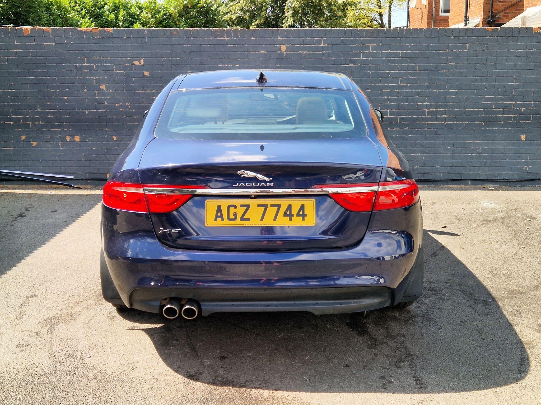Jaguar XF - Image 8