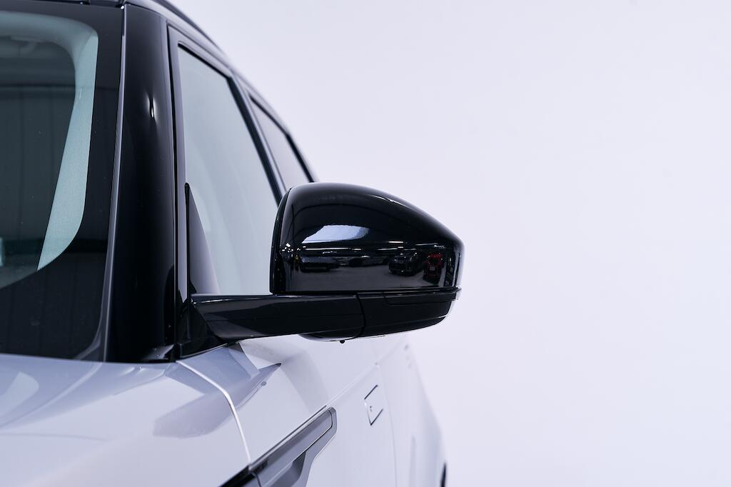 Land Rover Range Rover Velar - Image 8