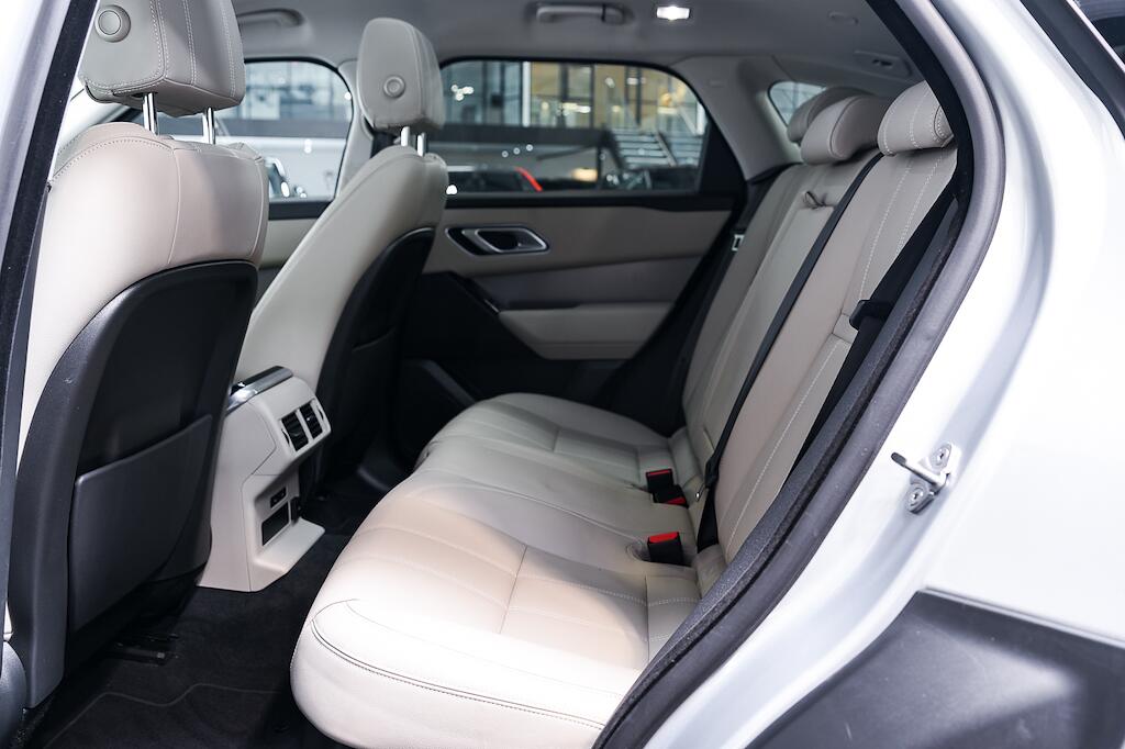 Land Rover Range Rover Velar - Image 14
