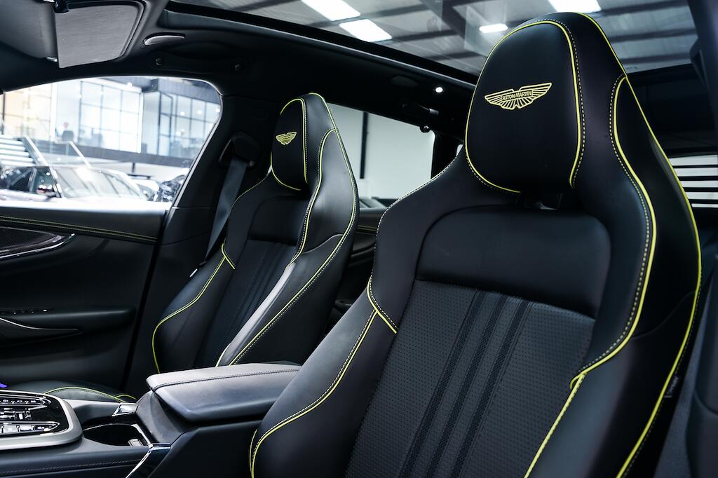 Aston Martin Dbx - Image 19
