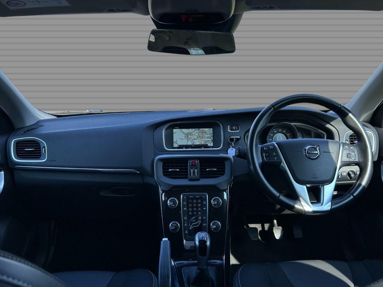 Volvo V40 - Image 11